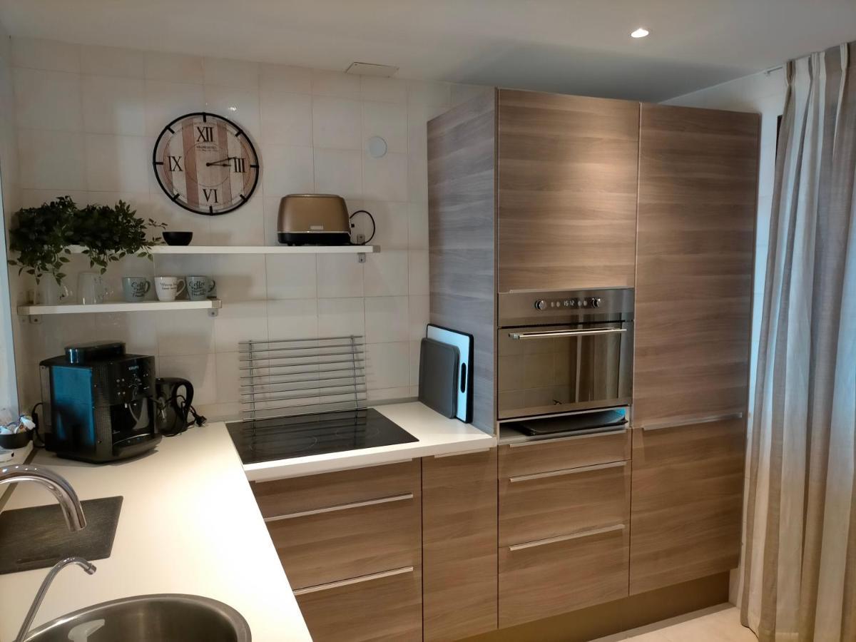 Appartement Met Zeezicht En Vlakbij Het Strand Manilva Exterior foto
